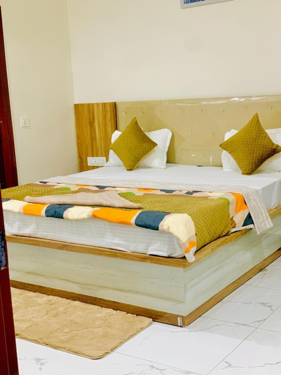 The Silver Tulip Hotel Ludhiana Eksteriør billede